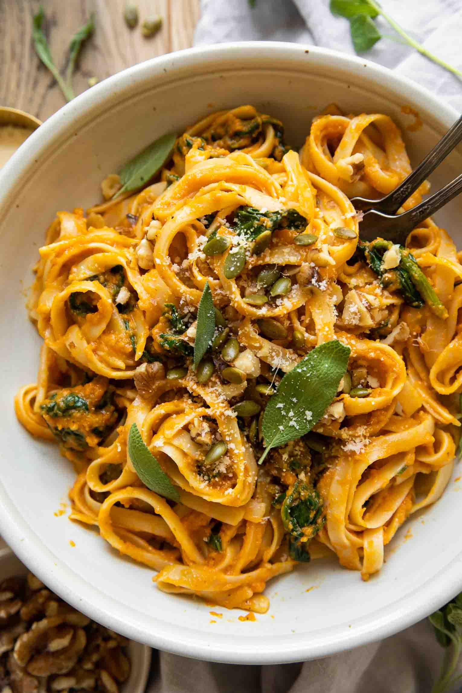 Creamy Pumpkin and Spinach Pasta